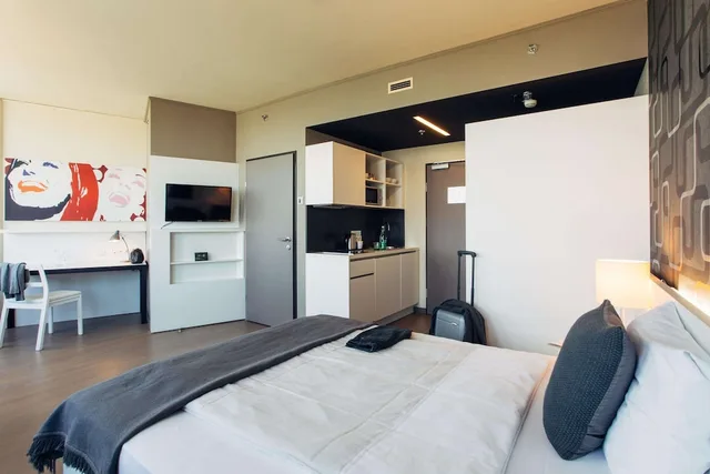 استوديو بسرير كوين، harrys home Wien Millennium Tower 1/7