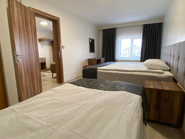 جناح، Zumrut Palas Otel 1/6