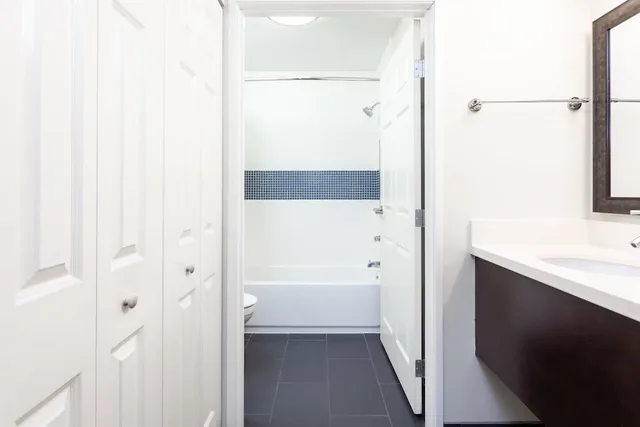 جناح بسريرين كينج بغرفتي نوم مع أريكة بمطبخ، Staybridge Suites Phoenix - Chandler 10/10