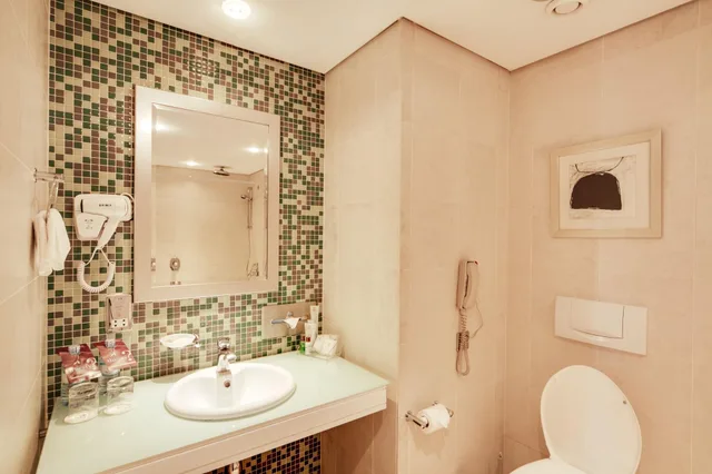 غرفة تنفيذية بسريرين منفصلين، Sheraton Kampala 6/7