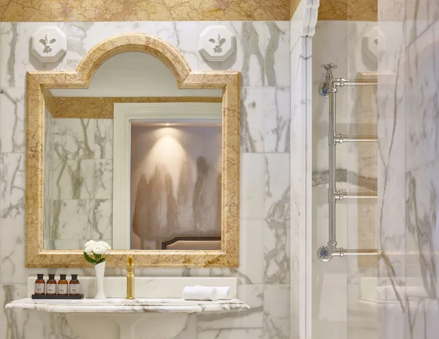 غرفة كلاسيكية بسرير كوين بإطلالة على الحديقة بشرفة، Grotta Giusti Thermal Spa Resort Tuscany, Autograph Collection 2/2
