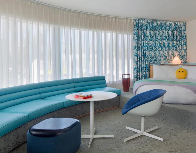 جناح رومانسي، Beverly Laurel Hotel 2/2