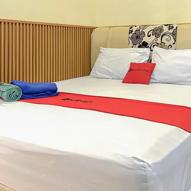 غرفة قياسية بسرير مزدوج، OYO 3802 Wisma Cahaya Abadi 1/3
