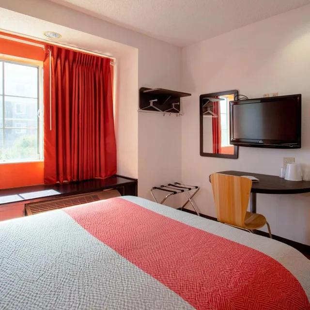 غرفة بسرير كوين، Motel6 El Paso, TX - Southeast 6/10
