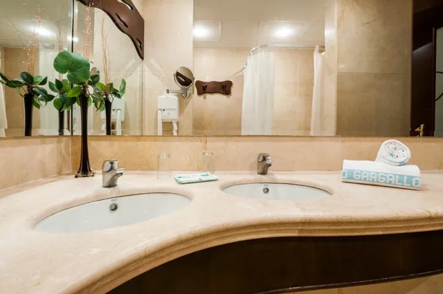 جناح، Rialto Hotel 2/2