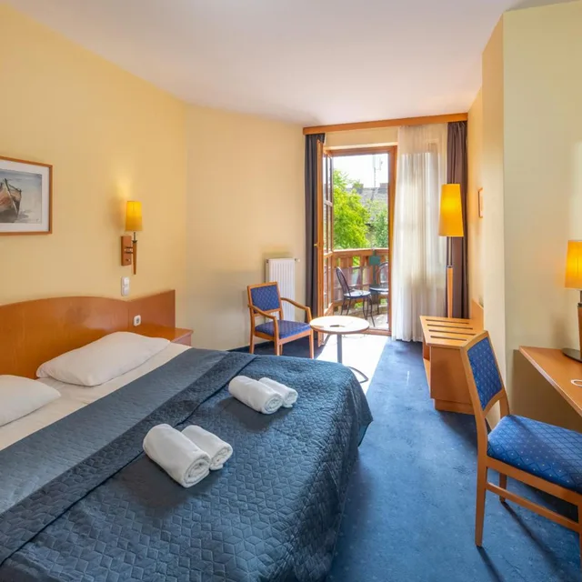 غرفة قياسية بسرير كينج، Corvin Hotel Budapest Corvin and Sissi Wing 6/8