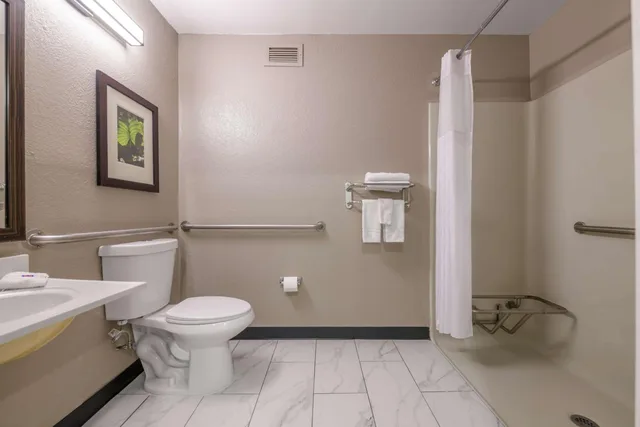 1 Queen Bed - ADA/RI Shower/Non-Smoking، Motel6 Columbus, GA - Columbus Airport 7/10