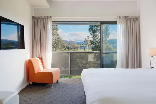 غرفة قياسية بسرير كينج، The Mantra Hobart Airport Hotel 3/7