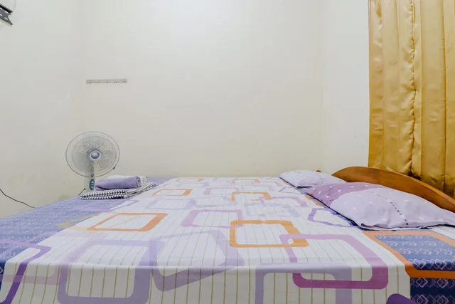 Standard, Double Bed, with Fan، Penginapan Barokah by ZUZU 3/10