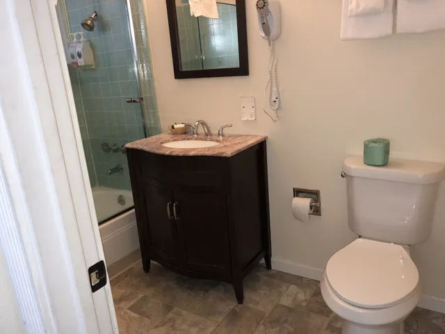 غرفة ديلوكس بسريرين كوين، Cedar Inn & Suites 8/8