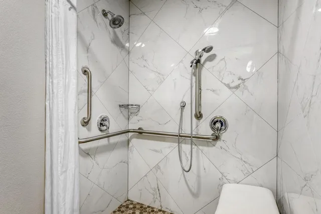 غرفة بسرير كينج بحوض استحمام لذوي الإعاقة، SureStay Hotel by Best Western Ukiah 8/8