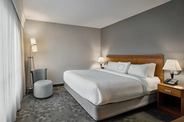 غرفة بسرير مزدوج لذوي الإعاقة، Courtyard by Marriott Philadelphia Langhorne 2/3