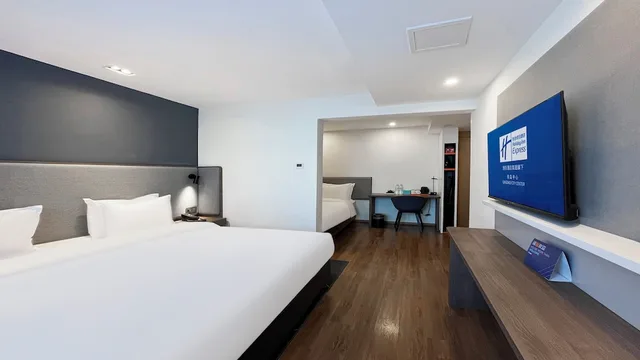 غرفة بسرير كينج، Holiday Inn Express Qingdao City Center 2/8