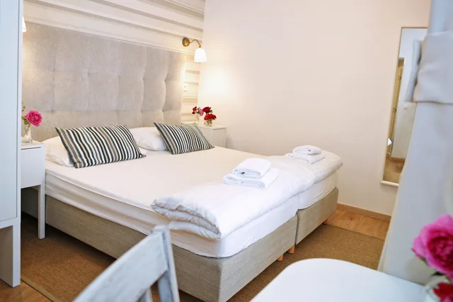 غرفة سوبيريور بسرير مزدوج أو سريرين منفصلين بإطلالة على البحر بشرفة، HOTEL DELFIN 5/8