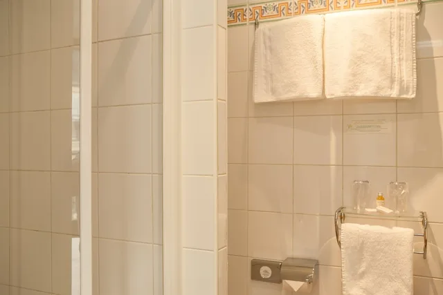 غرفة تقليدية بسرير مزدوج، Hotel Europe Saint Severin Paris 2/2