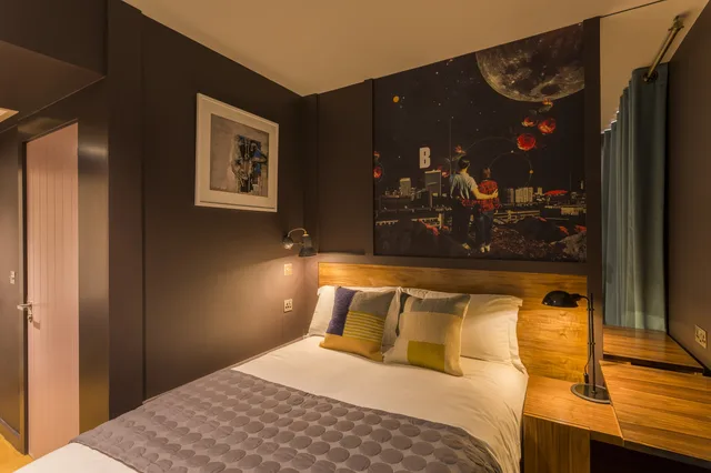 Dinky, King Bed، Bullitt Hotel 1/3