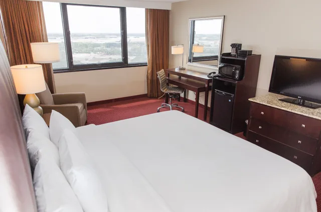 Standard, King Bed, Embassy Suites by Hilton West Palm Beach Central 4/8
