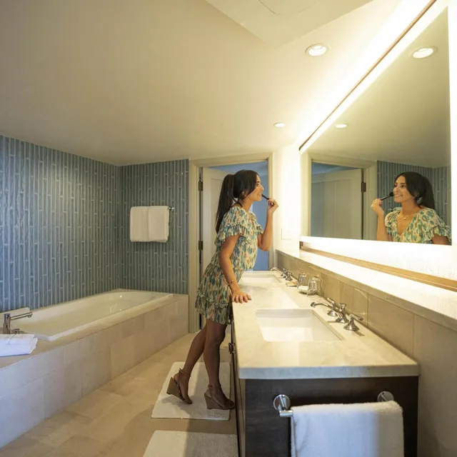 جناح ركني بسريرين مزدوجين بإطلالة على الحديقة مع أريكة، Fairmont Kea Lani Maui 2/2