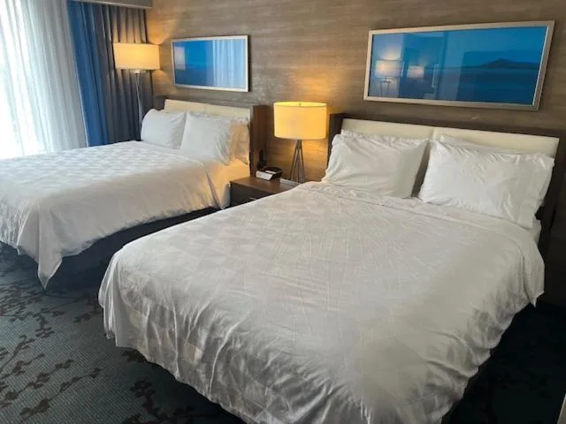 غرفة قياسية بسرير كينج وسريرين كوين، Holiday Inn Mississauga Toronto West 2/10