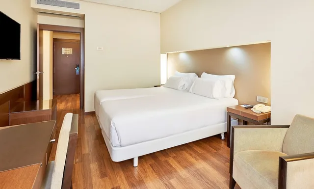 غرفة متصلة عائلية، Nh Sevilla Plaza De Armas Hotel 5/10