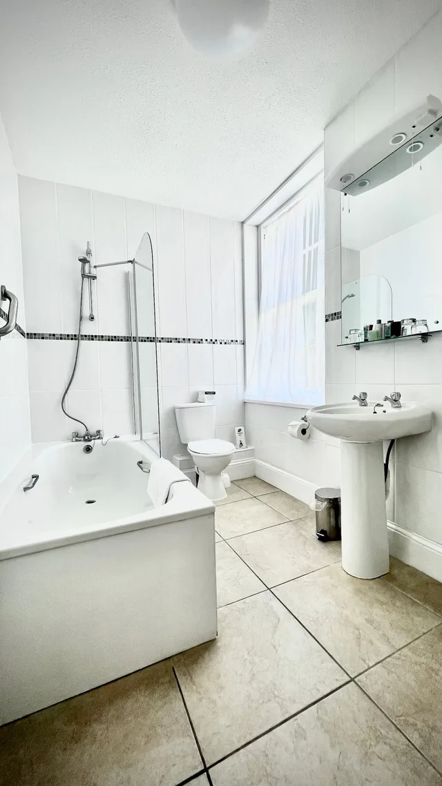 Inland, Superior, Double Bed، The Abbey Sands Hotel 7/9