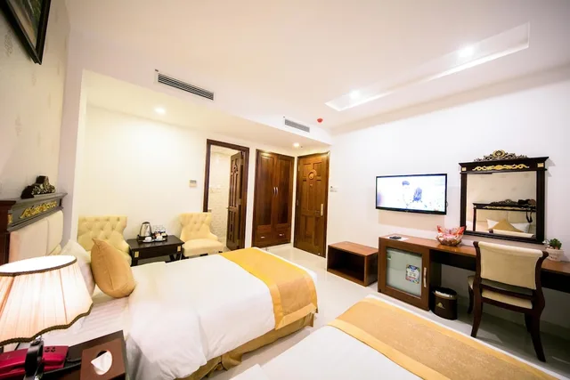 Standard, Twin Beds, No Window، Le Saigon Hotel 1/5