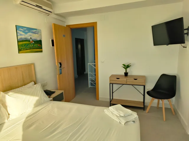 غرفة بسرير مزدوج بإطلالة على البحر، Hotel Mediterraneo 9/10