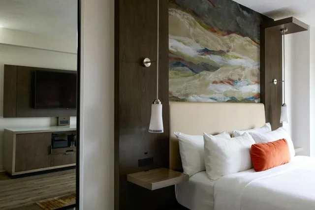 Room, King or Double Bed, Marriott Meadowview Conference Resort Convention Center 7/10