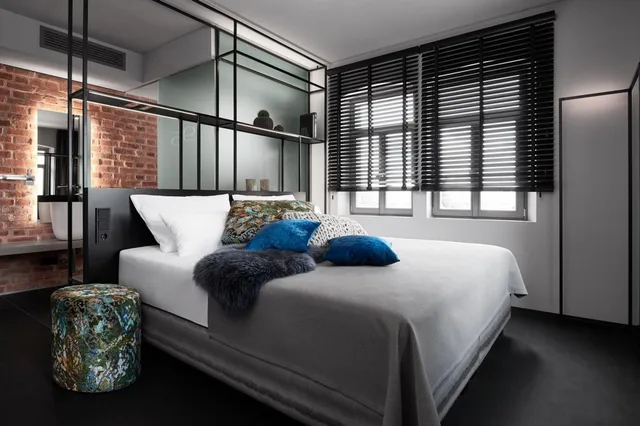 Premium, Double Bed, Mittermeiers Alter Ego 2/4