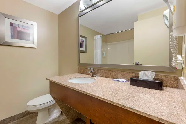 Efficiency, Suite, 2 Queen Beds، Spark by Hilton Salem East Electric Road 4/4