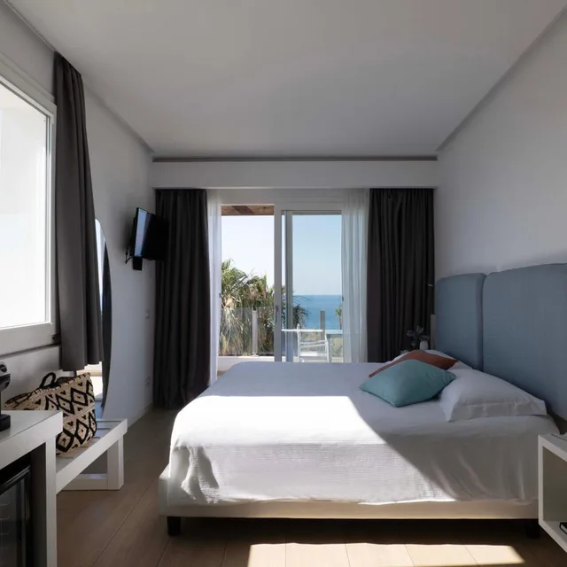غرفة بريستيج بسرير مزدوج، Infinity Resort Tropea 1/4