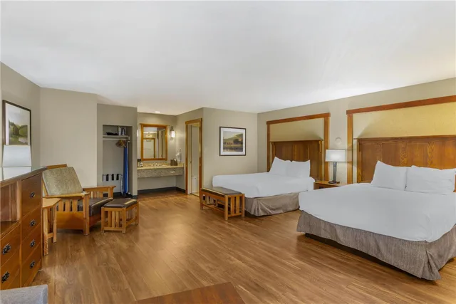 Room, 2 King Beds, Sofa, Balcony, Large, Best Western Plus High Country Inn 1/4