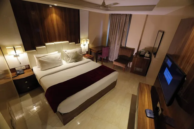 غرفة ديلوكس بسريرين منفصلين، Hotel Ramhan Palace Mahipalpur 3/10