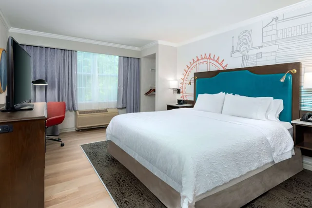غرفة قياسية بسرير كينج لذوي الإعاقة، Hampton Inn Buffalo Williamsville 1/5