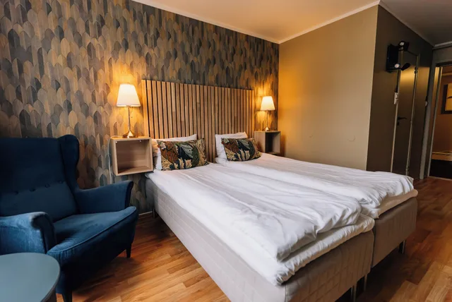 Standard, Twin Beds, Vic 7/7