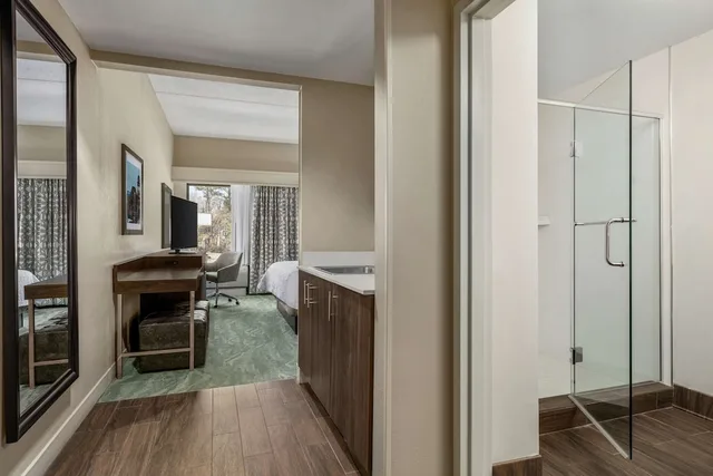 غرفة ديلوكس بسرير كينج، Hampton Inn By Hilton Richmond-North/Ashland 9/9
