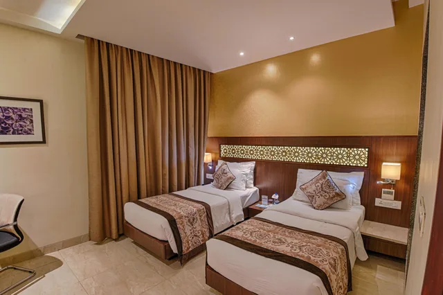 Multiple Bedrooms, Executive, King Bed، Hotel Lilac 1/2