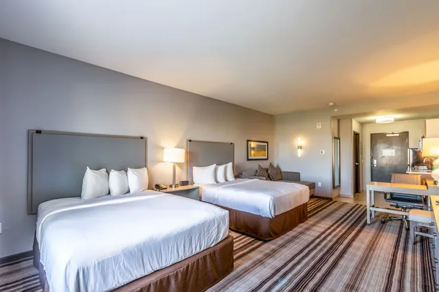 Studio, Suite, 2 Queen Beds, Hawthorn Suites by Wyndham Loveland 1/4