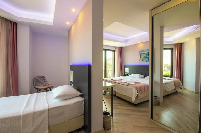 غرفة ثلاثية بإطلالة على البحر، Datca Sapphire Hotel 3/6