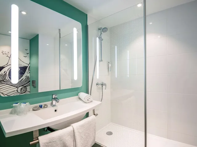 غرفة عائلية بسرير فردي مع أريكة، IBIS BUDGET NICE CALIFORNIE LENVAL 8/10