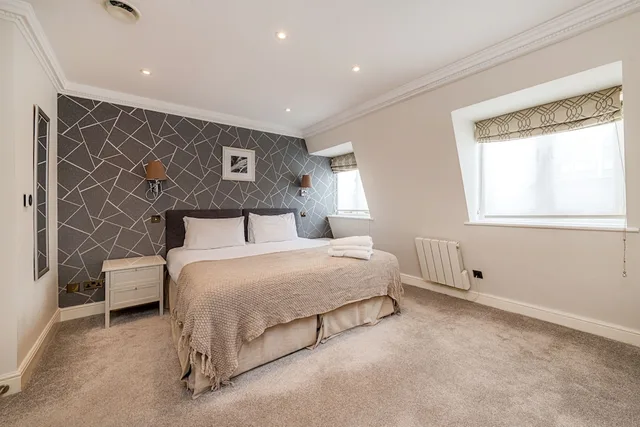 شقة سوبيريور بسرير كوين وسريرين منفصلين بشرفة بغرفتي نوم، Apartment Queensgate Court 6/10