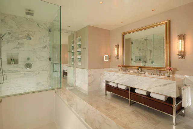 Bungalow, King Bed, The Beverly Hills Hotel 3/3