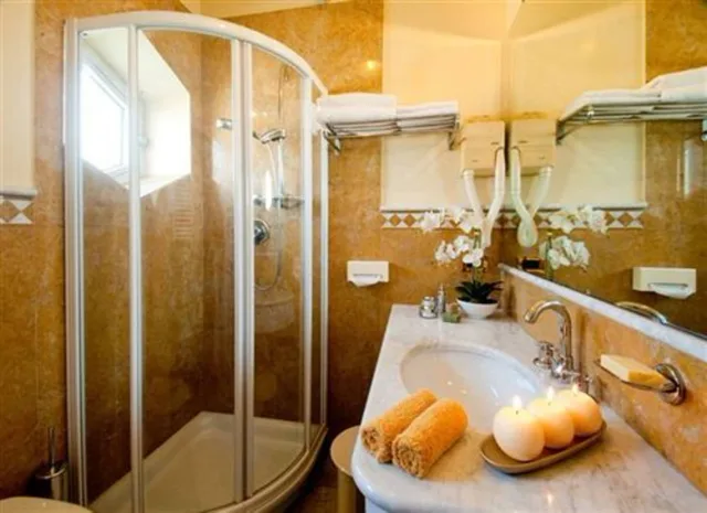 غرفة كلاسيكية بسرير كوين، Hotel Bristol 9/9