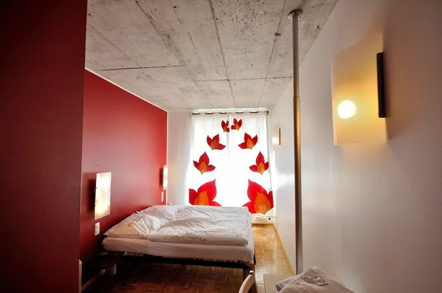غرفة بسرير مزدوج بحمام خاص، Five Elements Hostel Frankfurt 9/10