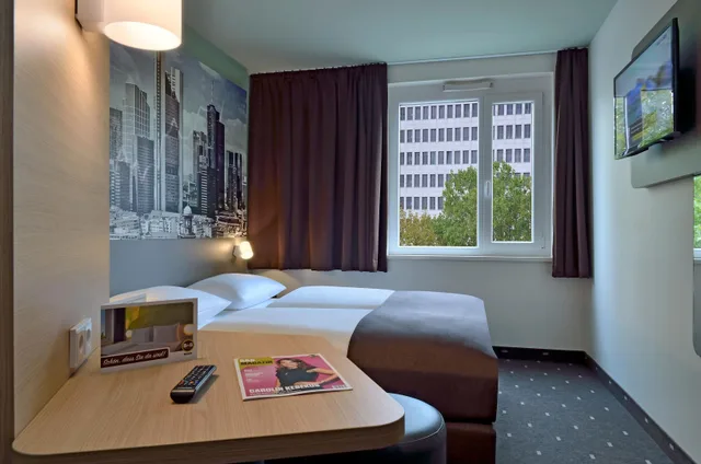 غرفة بسرير مزدوج، B&B Hotel Frankfurt-West 1/1