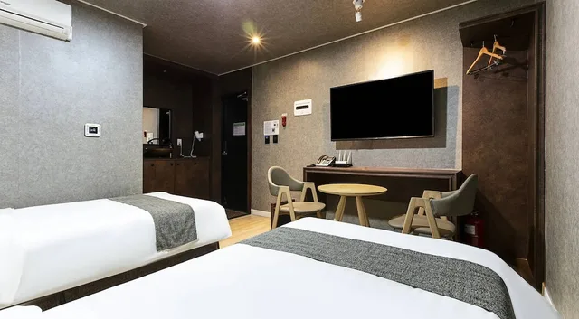 غرفة ديلوكس بسريرين منفصلين بإطلالة على المدينة، Malu Hotel 8/10