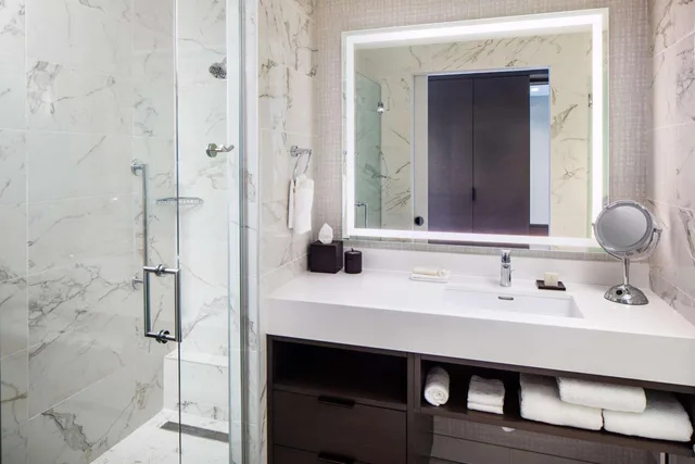 Pure, Wellness, King Bed, Sofa, Hilton Aventura Miami 3/3