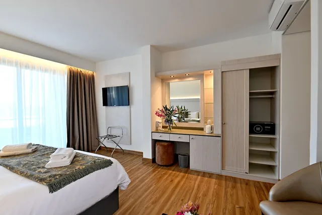 غرفة سوبيريور بسرير مزدوج أو سريرين منفصلين بإطلالة على الجبل بشرفة، Val Du Charron Coach House 2/7