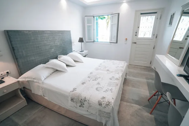 Superior, King Bed, Sea View, Pool Floor، Alexandros Studios And Apartments 5/6