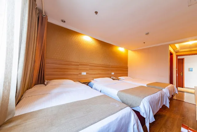 غرفة ثلاثية، GreenTree Inn Chongqing Longhu Times Tianjie Xietaizi Subway Station Hotel 1/2